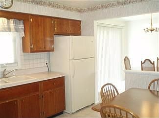 4th image of 21930 Robert Ave