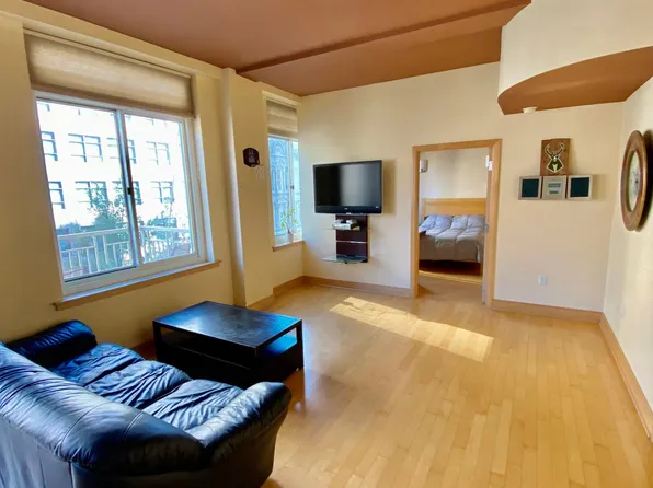 741 N Milwaukee St Unit 301, Milwaukee, WI 53202