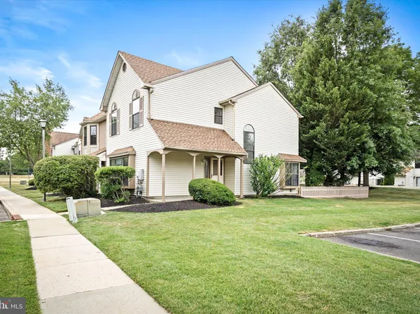 6 Ashford Ct, Robbinsville, NJ 08691