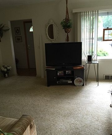 3rd image of 2716 Pattengill Ave #2716