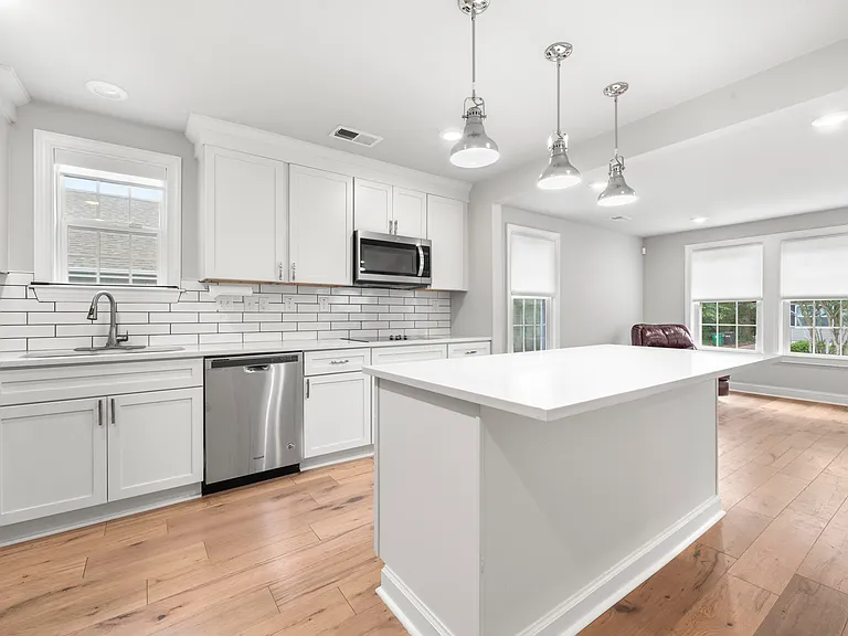 2322 Greenland Ave — Photo 7