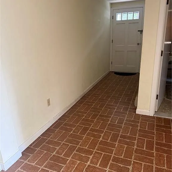 28 Lakeside Dr — Photo 8