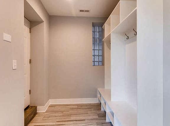 5th image of 2327 S Sacramento Ave #1