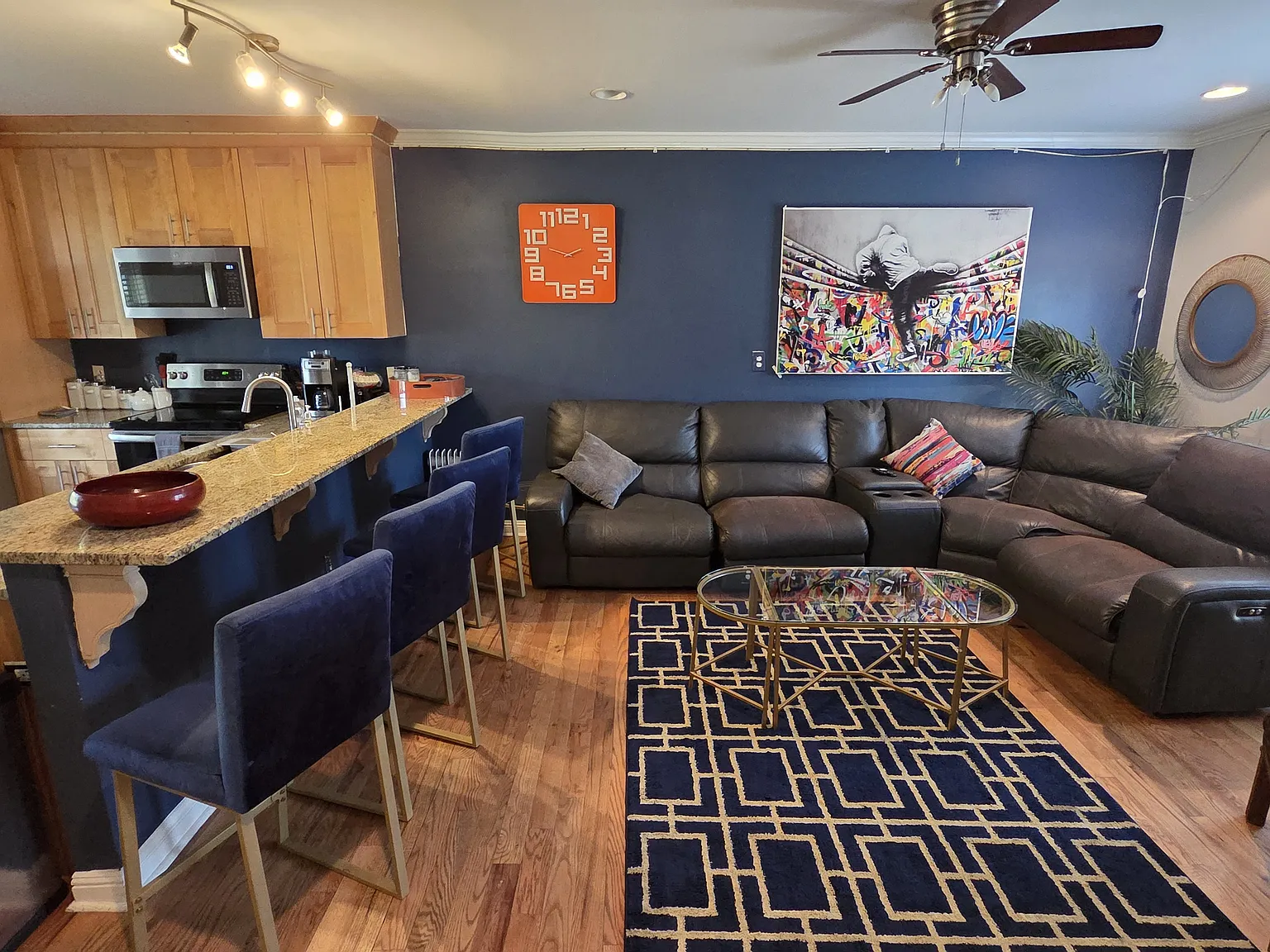2 bed, 2.5 bath, 1480 sqft, $2,200 — Photo 2