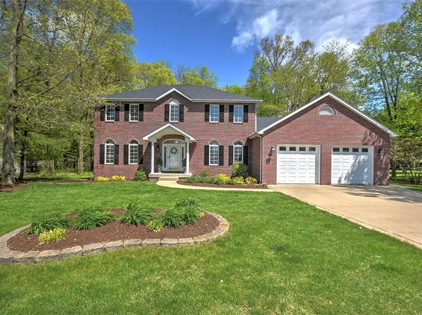 330 Secretariat Pl, Mt Zion, IL 62549