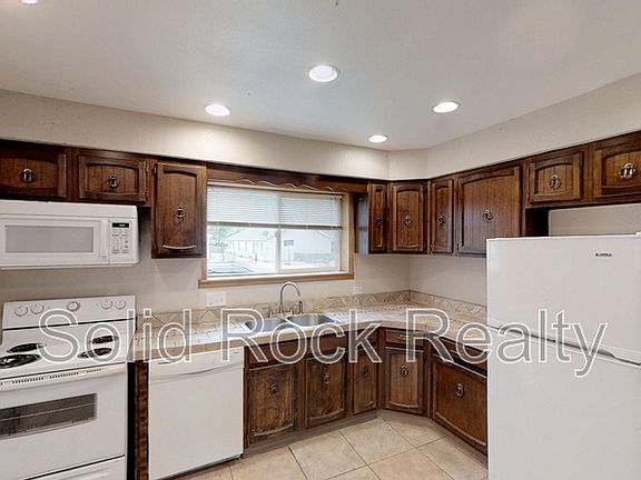 2nd image of 2436-1 E Monument St