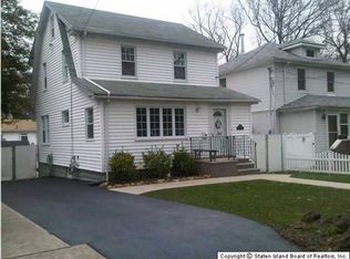 423 Flint St, Staten Island, NY 10306