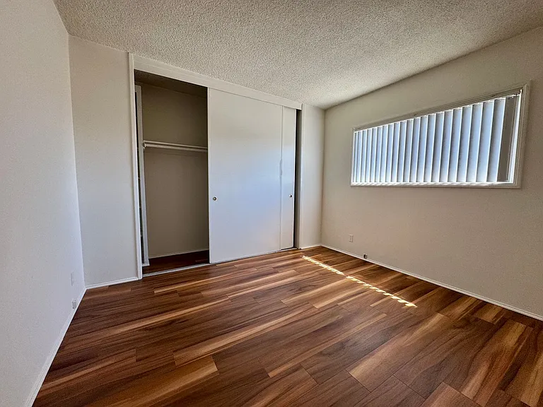 1724 Colby Ave #9 — Photo 5