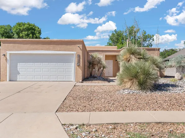 5144 Roanoke Ave NW, Albuquerque, NM 87120