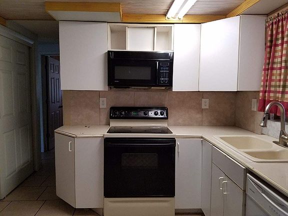 3rd image of 2605 Sweetwood Dr