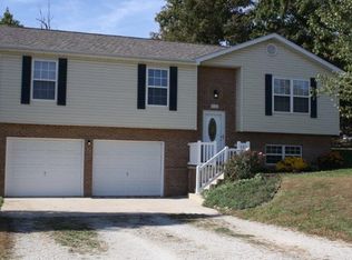 2526 Hidden Valley Dr, Holts Summit, MO 65043