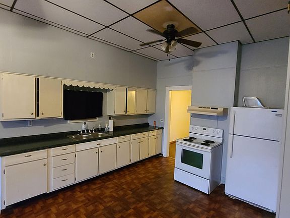 2nd image of 131 W Center St #2