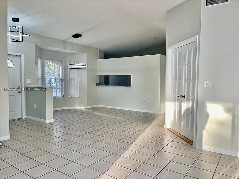 5508 NW 101st Ct — Photo 8