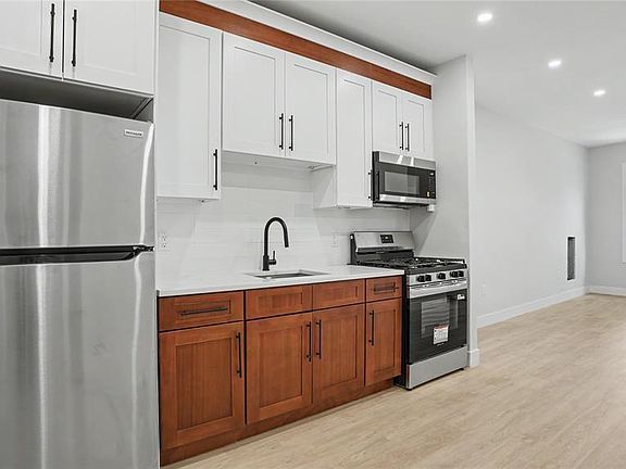 5th image of 135 Bergen Avenue