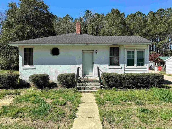 614 Gapway St., Mullins, SC 29574