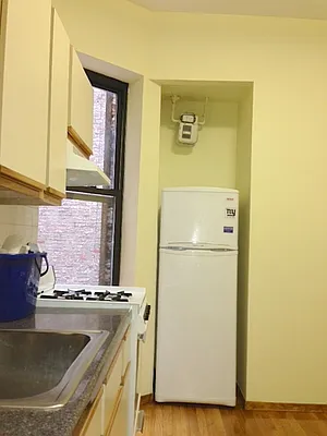 Rented by Kings Court Real Estate | media 12