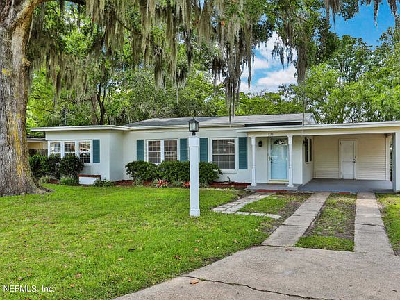2nd image of 826 Leafy Ln