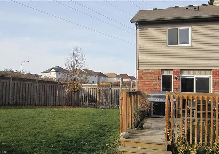 21 Snowdrop Cres — Photo 12