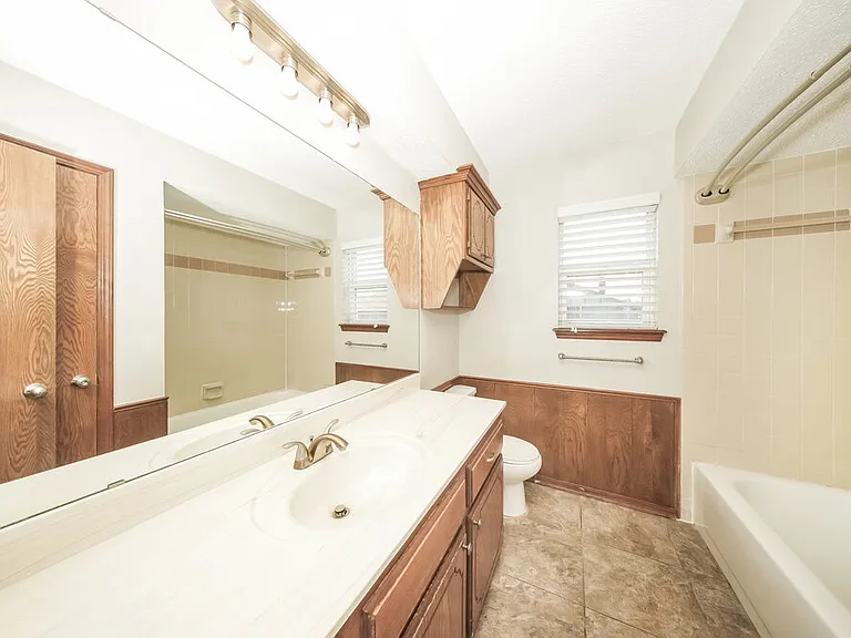 12913 S Drexel Ave — Photo 13