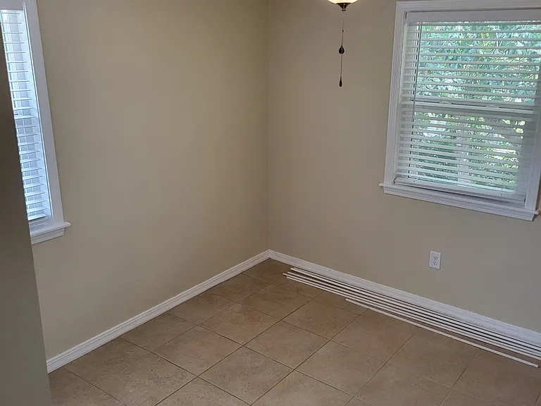 10 Ewing St #A — Photo 9
