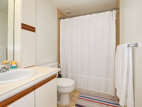 5th image of 206 Beach Village Dr #206