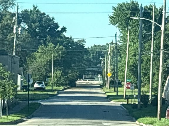 4th image of 734 SE 25th St