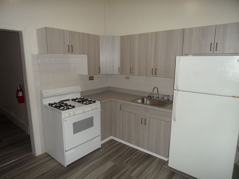 1st image of 1467 W Cuyler Ave APT 4C
