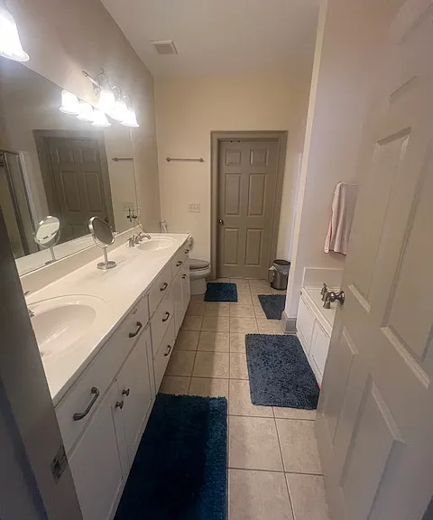 324 Village Walk Ln — Photo 2