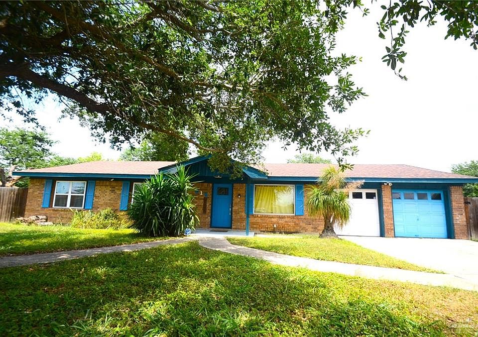 1st image of 215 E Gomez Dr