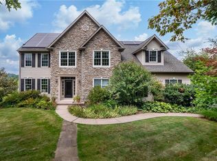 2340 Ridge Dr, Hellertown, PA 18055