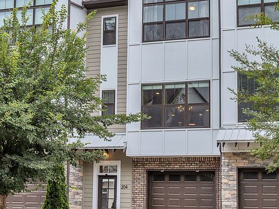 5th image of 204 Stonecrest Cir