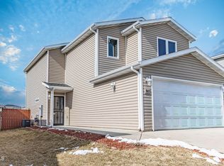 945 Madison Ln, City of bismarck, ND 58503