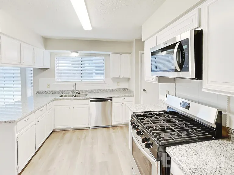 8111 Silver Fir Dr — Photo 6