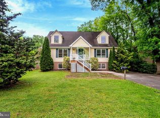 6703 Oak Dr, Alexandria, VA 22306