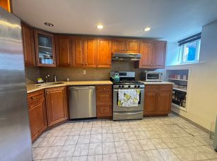 2139 36th St #1, Astoria, NY 11105