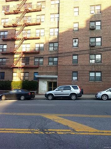 1st image of 500 Riverdale Ave APT 6H