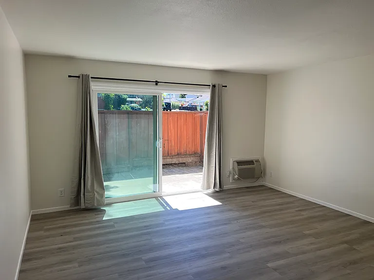 3499 Norton Way #13 — Photo 14