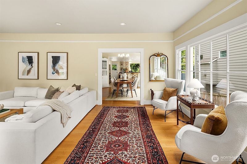 5th image of 2534 NE 94th Street