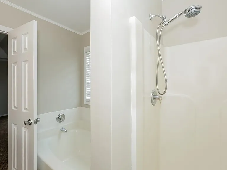 310 Tamarack Dr — Photo 8