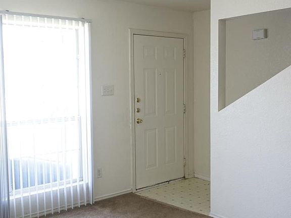 5th image of 4303 Deek Dr APT B