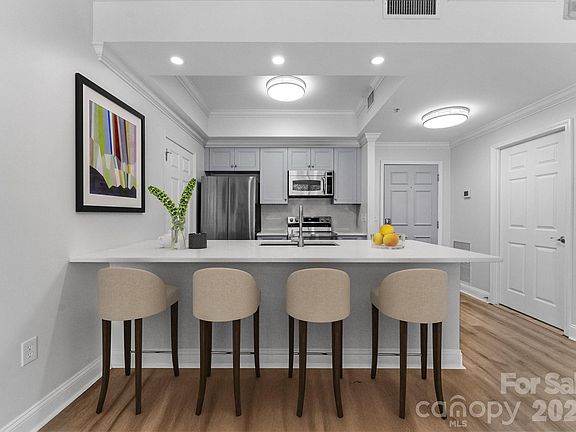 3rd image of 300 W 5th St APT 509