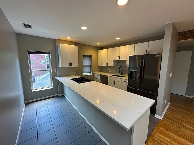 Collins Ave 241-243 MLR — Photo 7
