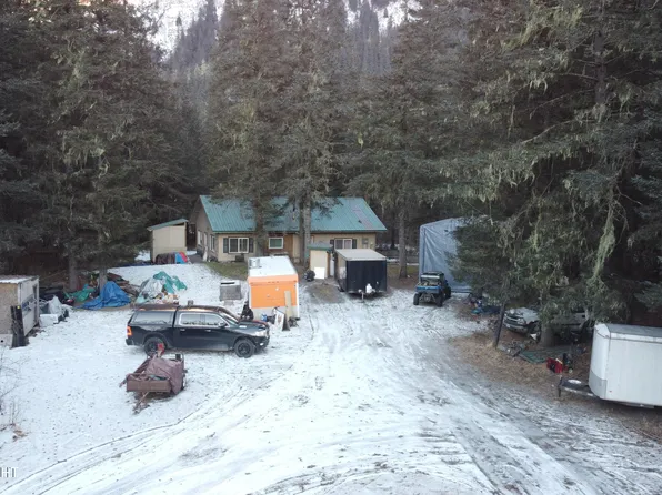 5310 Chalet Dr, Valdez, AK 99686
