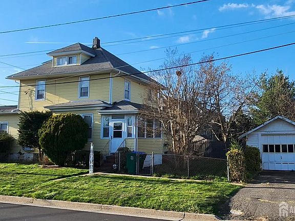 3rd image of 23 Russell Ave