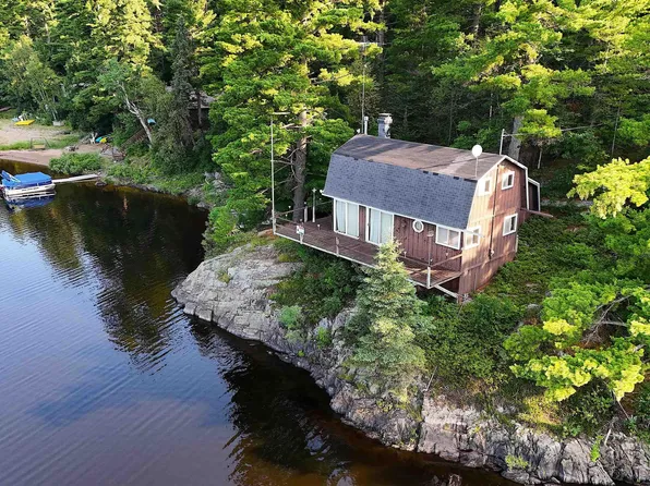 401 N Basin Dr, Ishpeming, MI 49849