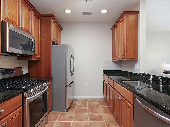 5th image of 517 Sophee Ln #1000