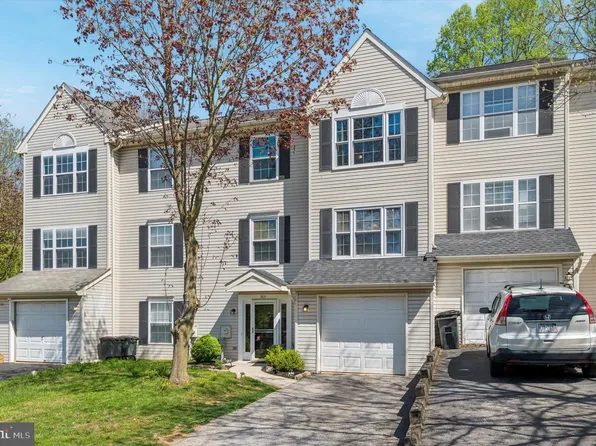 303 Revere Ct, Coatesville, PA 19320
