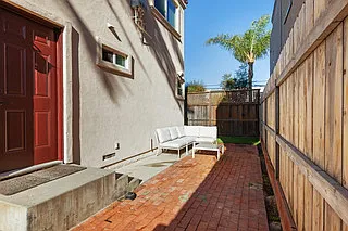 3991 Honeycutt St — Photo 2