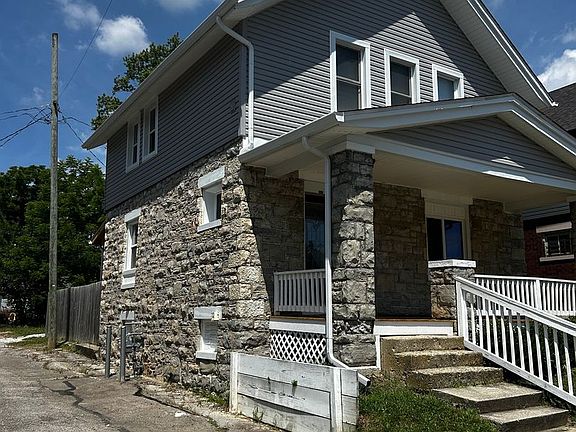 3rd image of 315 Parkwood Ave