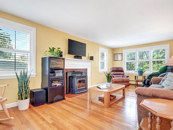 4th image of 122 Altamont Ave
